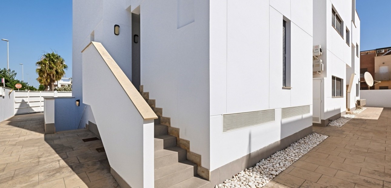 Herverkoop - Appartement / flat -
Torre de La Horadada - Torre de La Horadada - Town