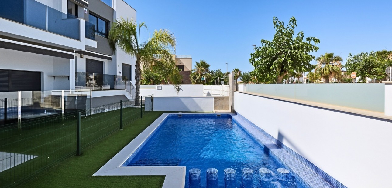 Herverkoop - Appartement / flat -
Torre de La Horadada - Torre de La Horadada - Town