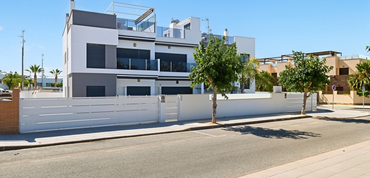 Herverkoop - Appartement / flat -
Torre de La Horadada - Torre de La Horadada - Town