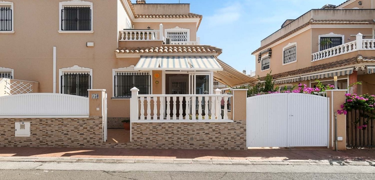 Herverkoop - Quad Villa -
Torre de La Horadada - Torre de La Horadada - Town