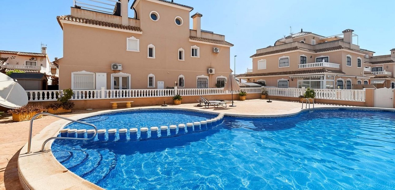Herverkoop - Quad Villa -
Torre de La Horadada - Torre de La Horadada - Town