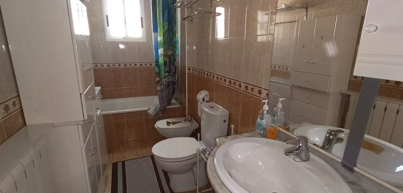 Herverkoop - House -
Orihuela Costa