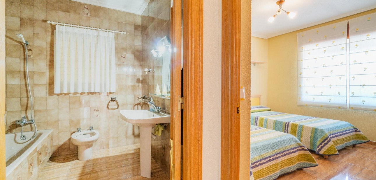 Sale - House -
San Miguel de Salinas - Torremendo