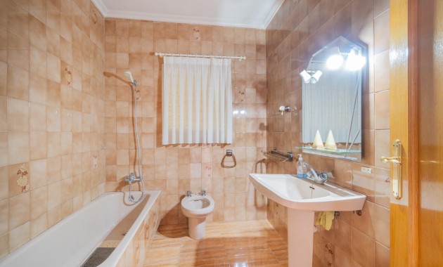 Sale - House -
San Miguel de Salinas - Torremendo