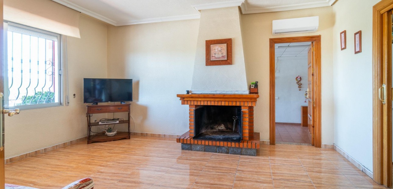 Sale - House -
San Miguel de Salinas - Torremendo