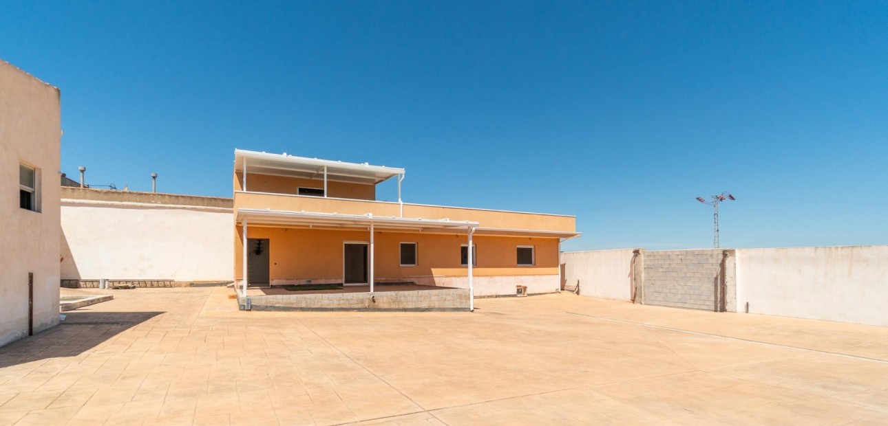 Sale - House -
San Miguel de Salinas - Torremendo