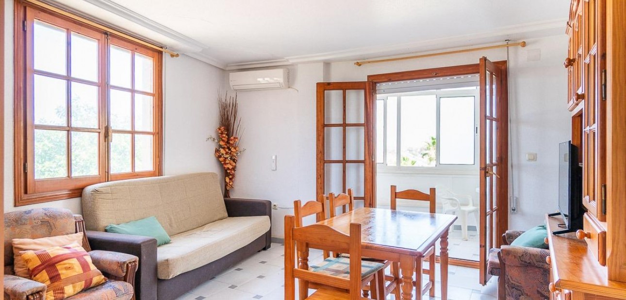 Sale - Apartment / flat -
Torrevieja - La Mata pueblo