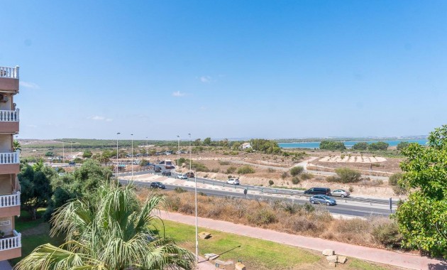 Sale - Apartment / flat -
Torrevieja - La Mata pueblo