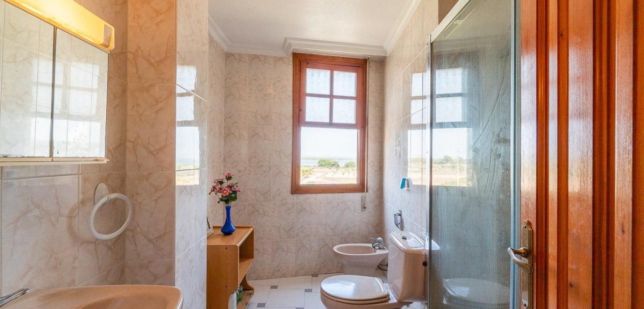 Sale - Apartment / flat -
Torrevieja - La Mata pueblo