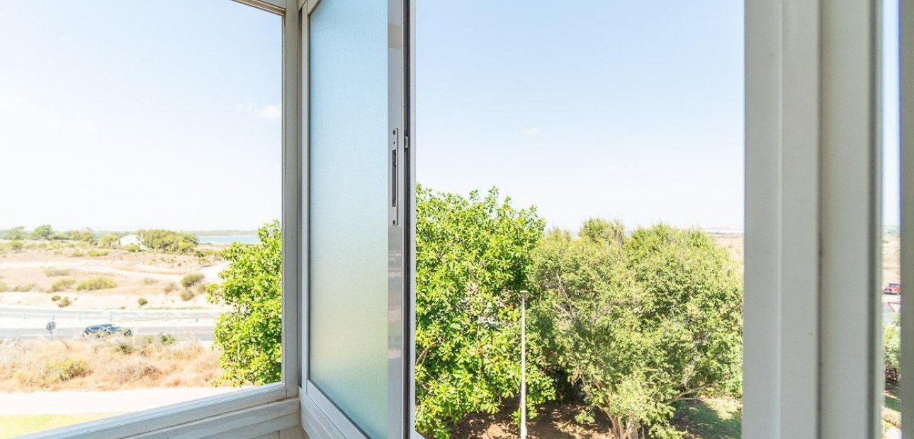 Sale - Apartment / flat -
Torrevieja - La Mata pueblo