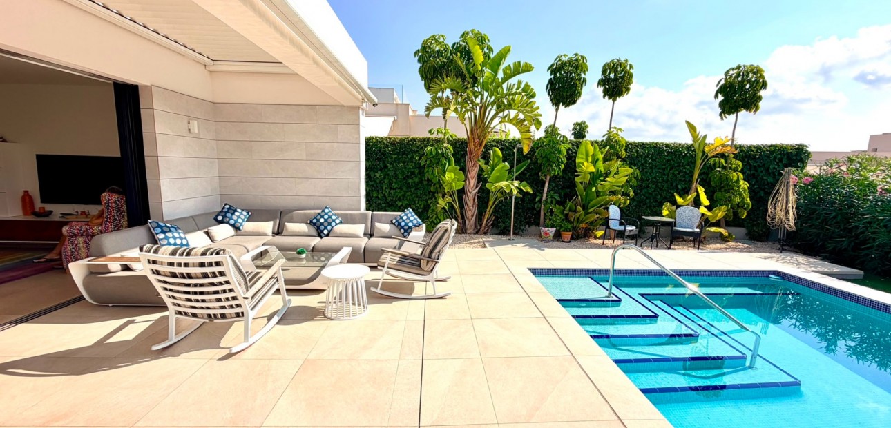Sale - Detached Villa -
Los Montesinos - Los Montesinos - Urb. La Herrada
