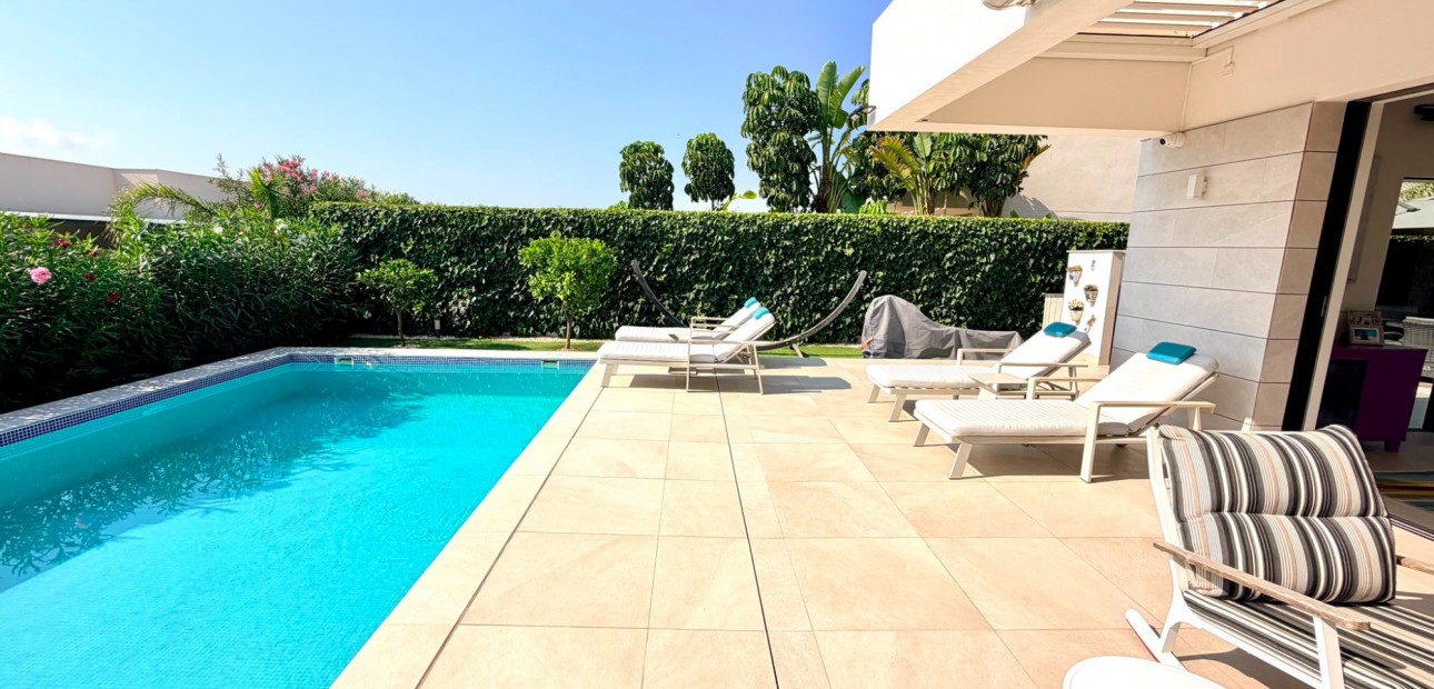 Sale - Detached Villa -
Los Montesinos - Los Montesinos - Urb. La Herrada