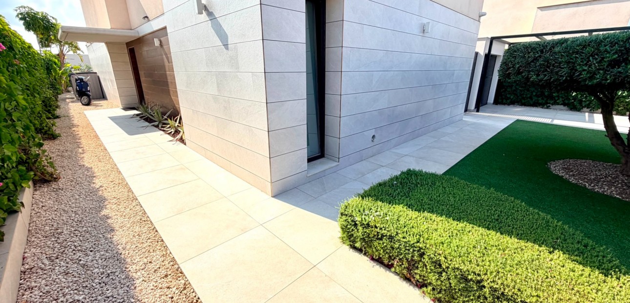 Sale - Detached Villa -
Los Montesinos - Los Montesinos - Urb. La Herrada