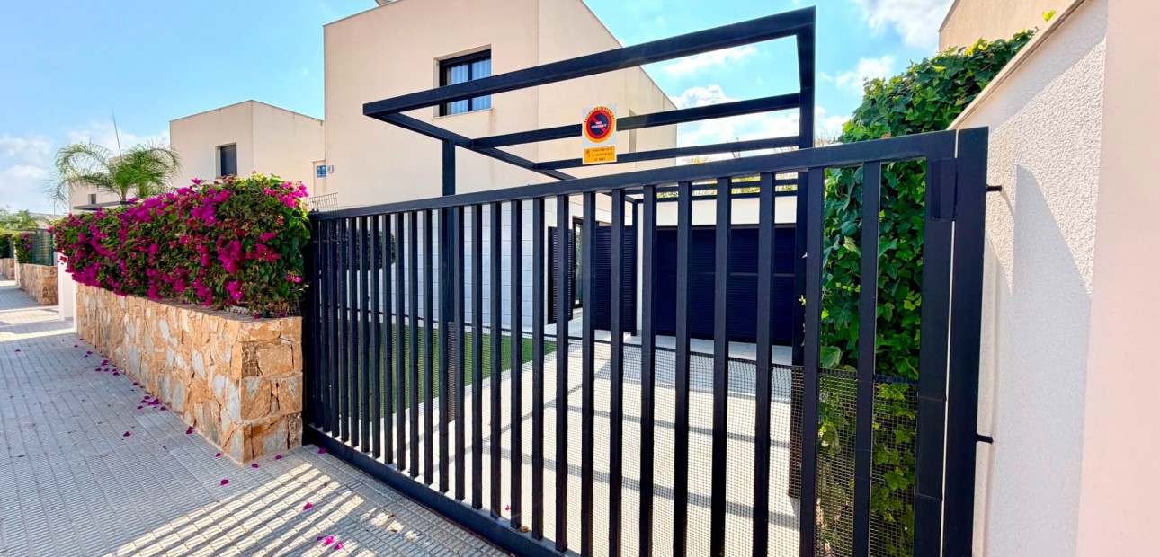 Sale - Detached Villa -
Los Montesinos - Los Montesinos - Urb. La Herrada