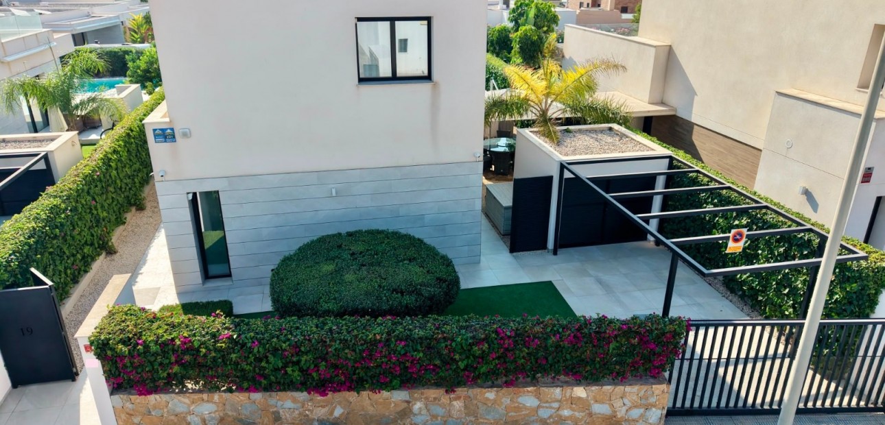 Sale - Detached Villa -
Los Montesinos - Los Montesinos - Urb. La Herrada