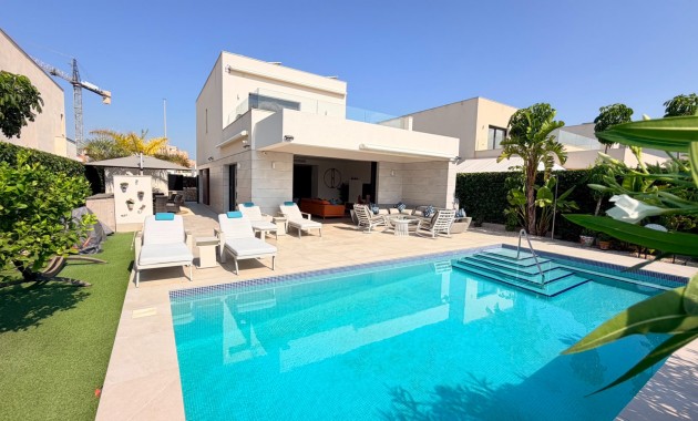 Sale - Detached Villa -
Los Montesinos - Los Montesinos - Urb. La Herrada