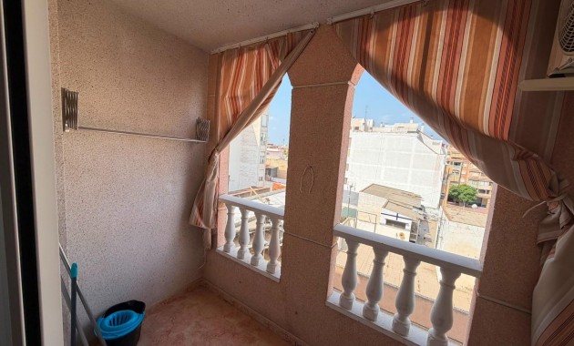 Sale - Apartment / flat -
Torrevieja - Centro