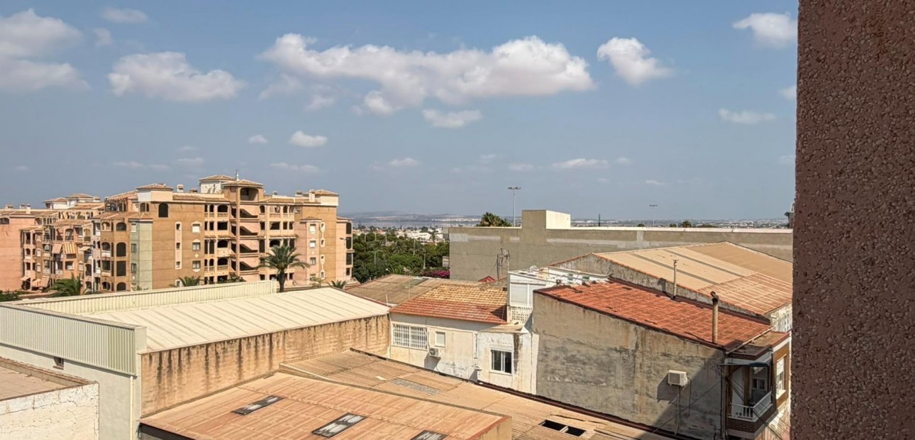 Sale - Apartment / flat -
Torrevieja - Centro