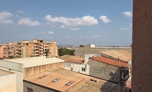 Sale - Apartment / flat -
Torrevieja - Centro