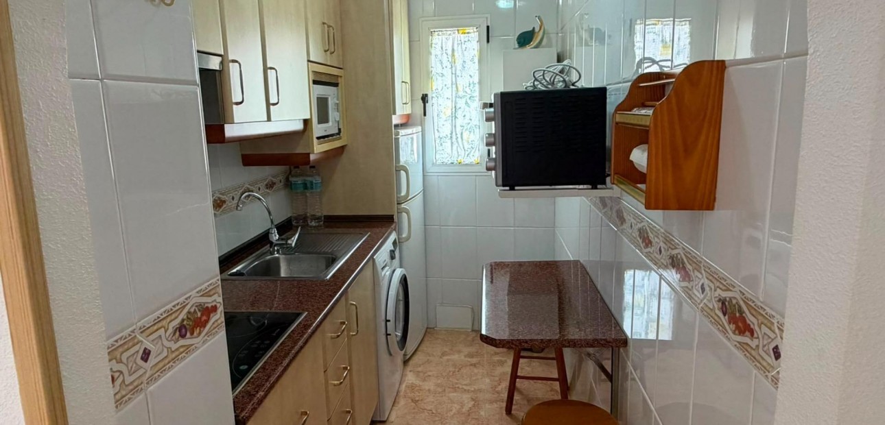 Sale - Apartment / flat -
Torrevieja - Centro