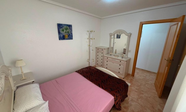 Sale - Apartment / flat -
Torrevieja - Centro