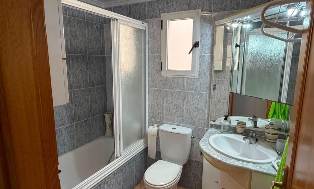 Sale - Apartment / flat -
Torrevieja - Centro