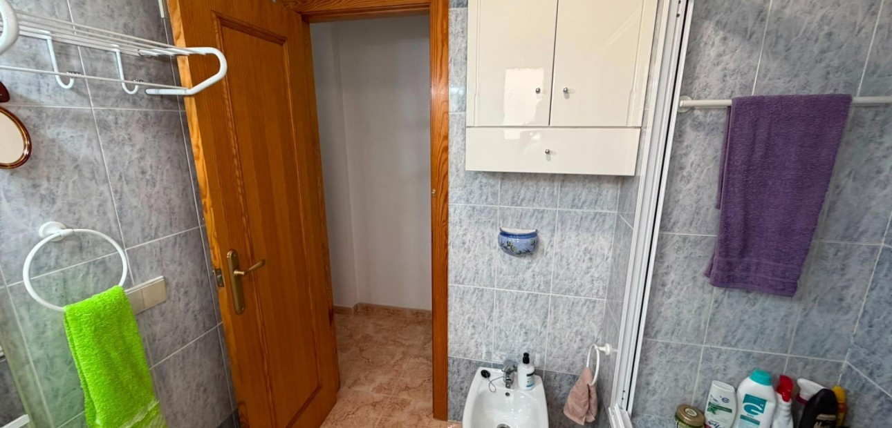 Sale - Apartment / flat -
Torrevieja - Centro