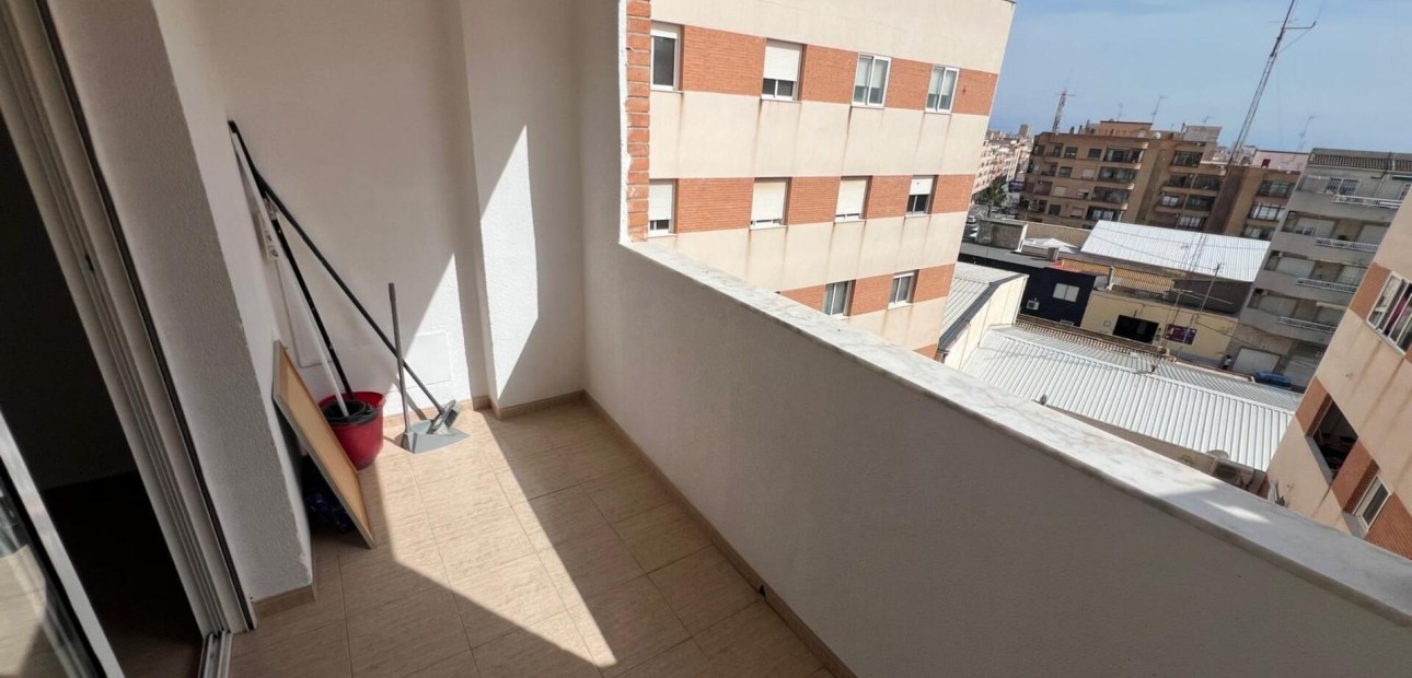 Sale - Apartment / flat -
Torrevieja - Playa de los locos