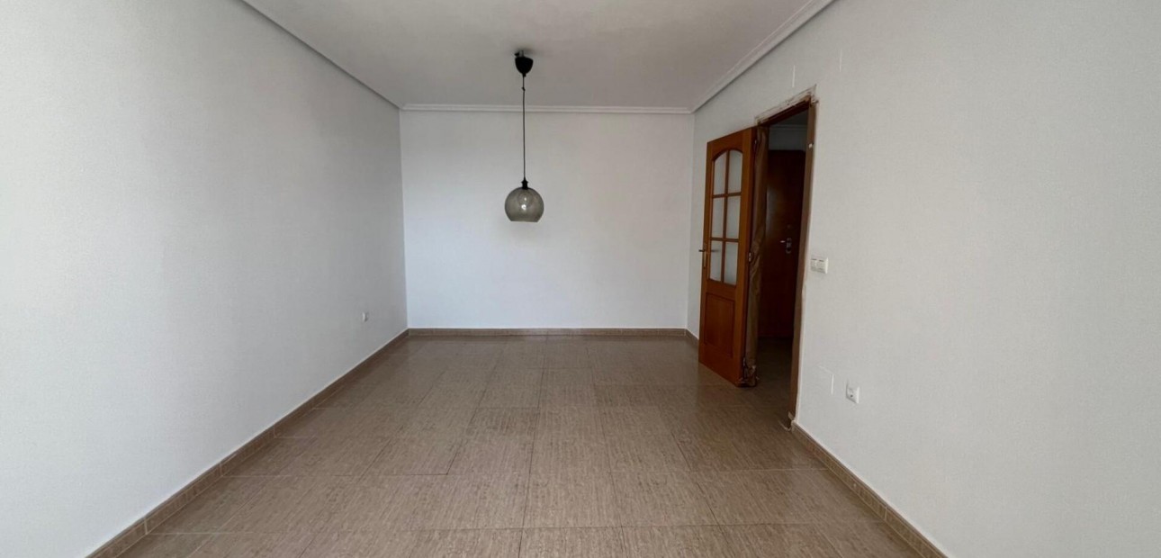 Sale - Apartment / flat -
Torrevieja - Playa de los locos