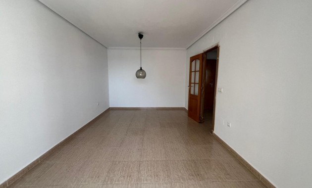 Sale - Apartment / flat -
Torrevieja - Playa de los locos