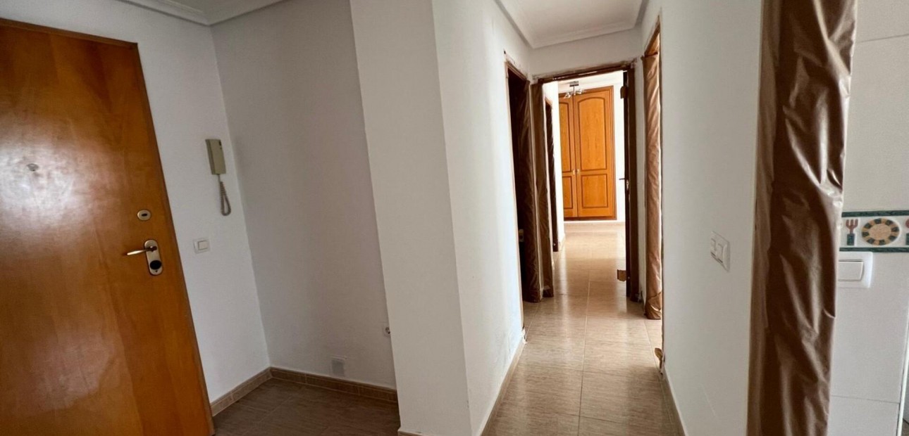 Sale - Apartment / flat -
Torrevieja - Playa de los locos