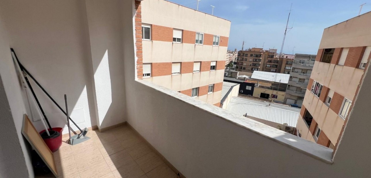 Sale - Apartment / flat -
Torrevieja - Playa de los locos