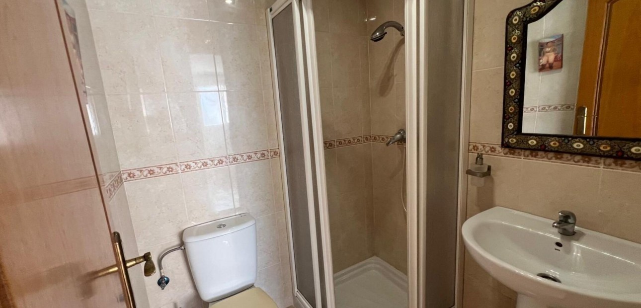 Sale - Apartment / flat -
Torrevieja - Playa de los locos