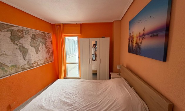 Sale - Apartment / flat -
Torrevieja - Paseo maritimo