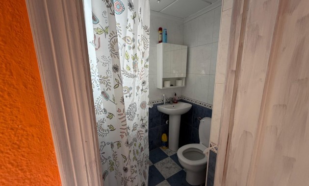 Sale - Apartment / flat -
Torrevieja - Paseo maritimo