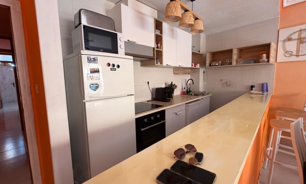 Sale - Apartment / flat -
Torrevieja - Paseo maritimo