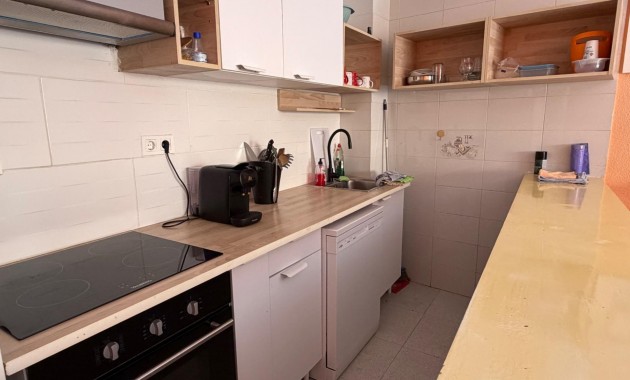 Sale - Apartment / flat -
Torrevieja - Paseo maritimo