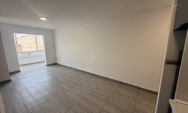 Sale - Apartment / flat -
Torrevieja - Estacion de autobuses
