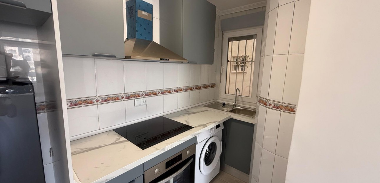 Sale - Apartment / flat -
Torrevieja - Estacion de autobuses