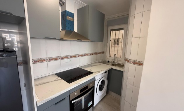 Sale - Apartment / flat -
Torrevieja - Estacion de autobuses