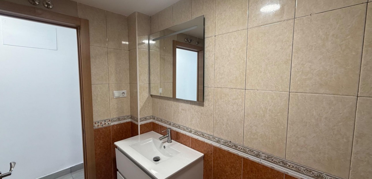 Sale - Apartment / flat -
Torrevieja - Estacion de autobuses
