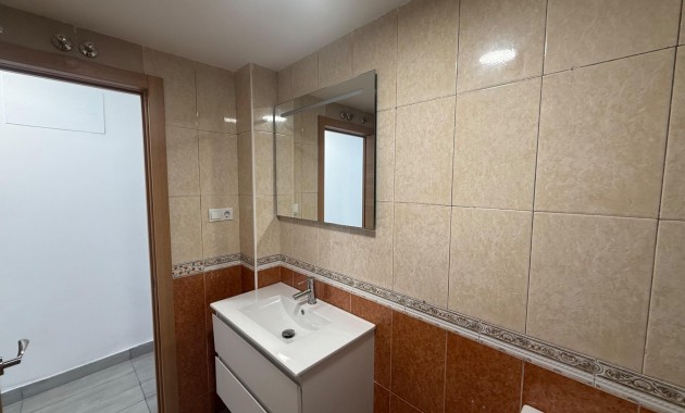 Sale - Apartment / flat -
Torrevieja - Estacion de autobuses
