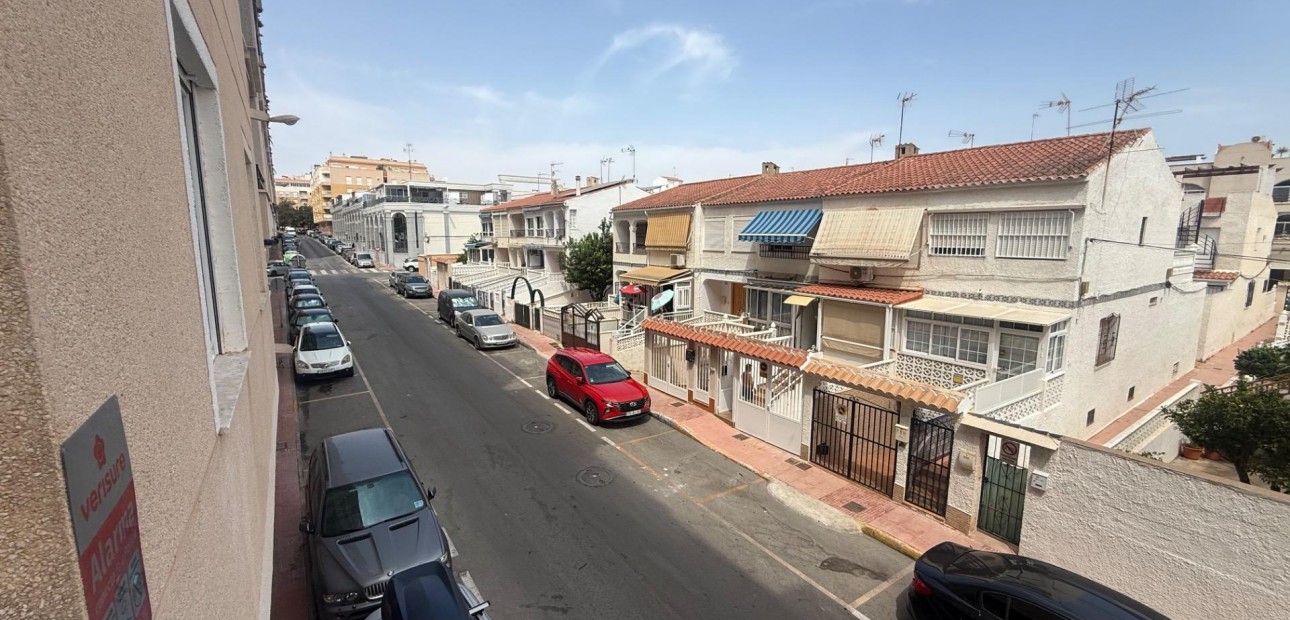 Sale - Apartment / flat -
Torrevieja - Estacion de autobuses