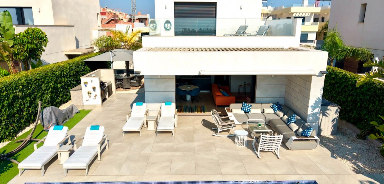 Sale - Detached Villa -
Los Montesinos - La Herrada