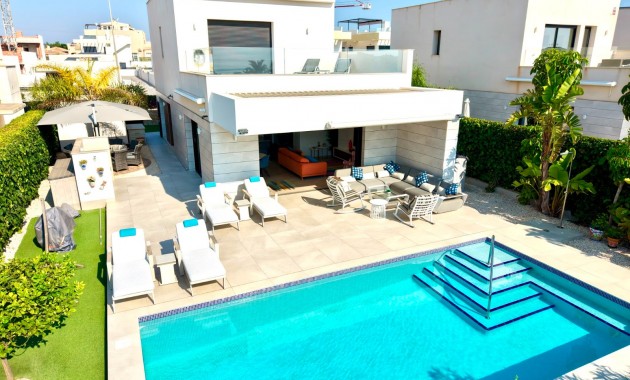 Sale - Detached Villa -
Los Montesinos - La Herrada
