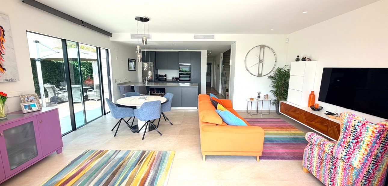 Sale - Detached Villa -
Los Montesinos - La Herrada