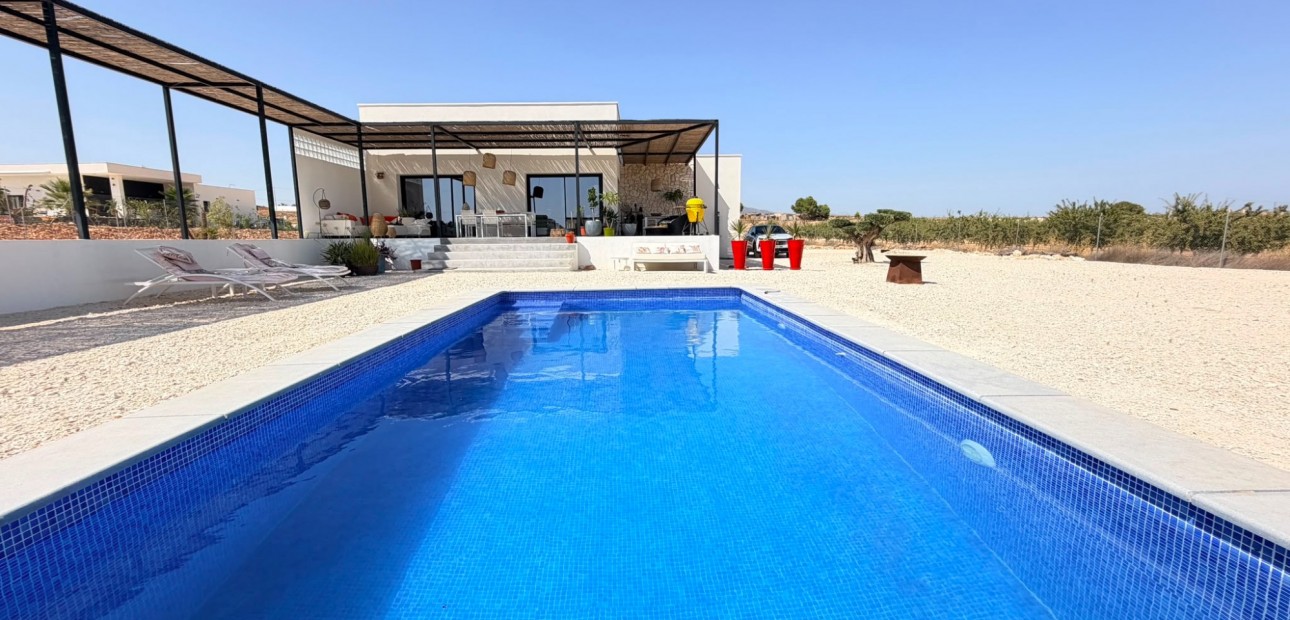 Sale - Country Property -
Pinoso - Pinoso - Country