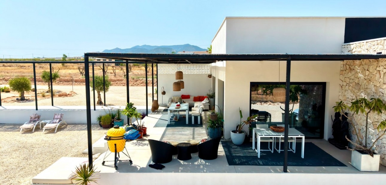 Sale - Country Property -
Pinoso - Pinoso - Country