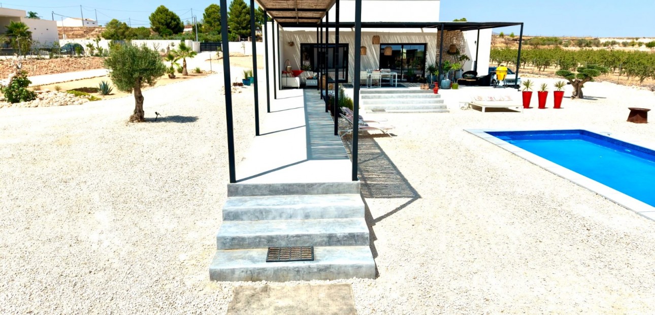 Sale - Country Property -
Pinoso - Pinoso - Country