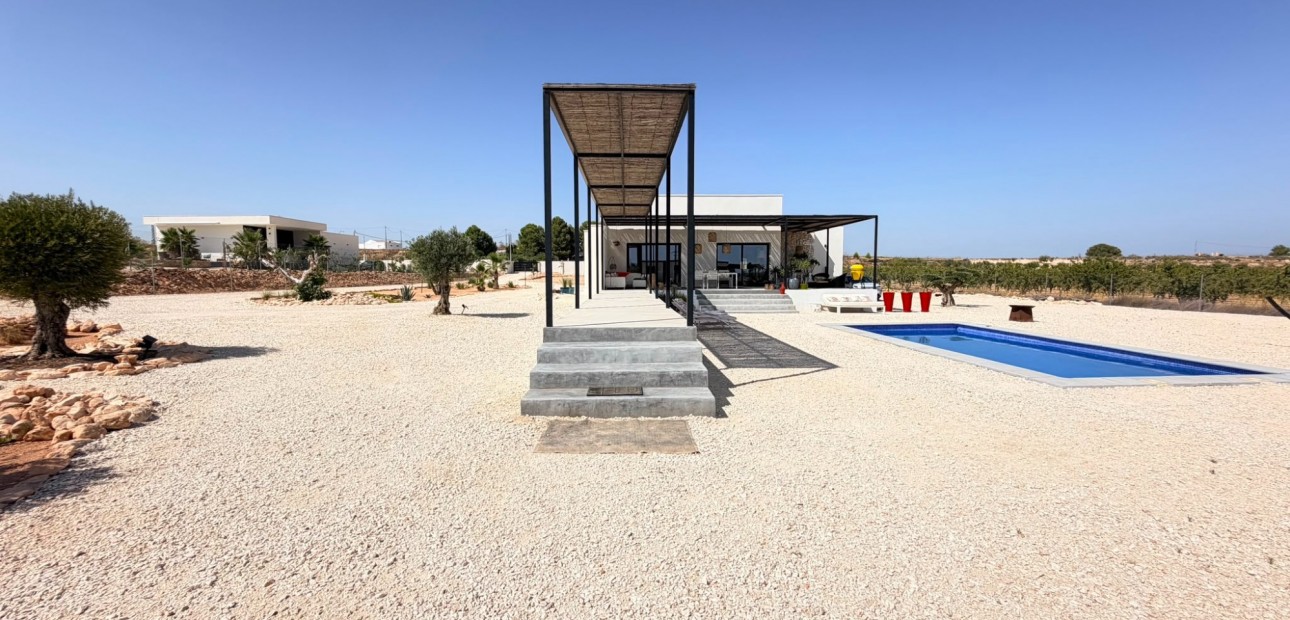 Sale - Country Property -
Pinoso - Pinoso - Country